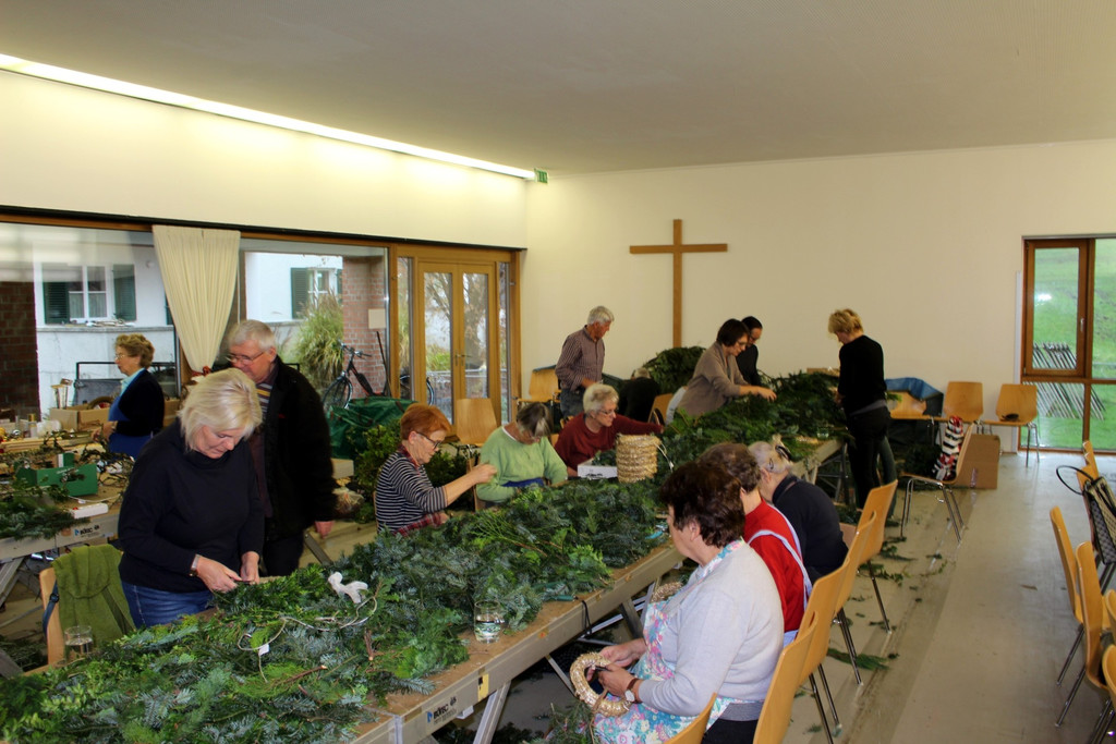 Adventkranzwoche Missionskreis B Arbeit 26-11-2019 _13_.JPG