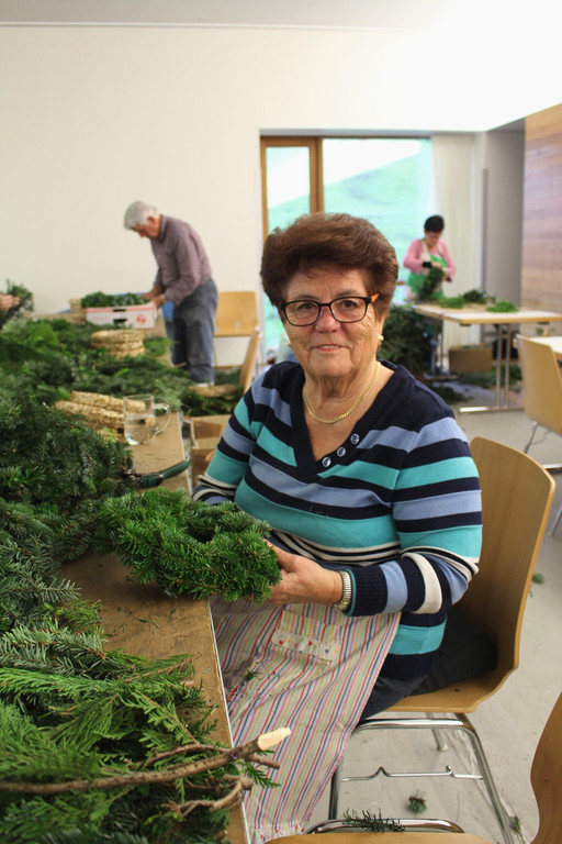 Adventkranzwoche Missionskreis B Arbeit 26-11-2019 _7_.JPG