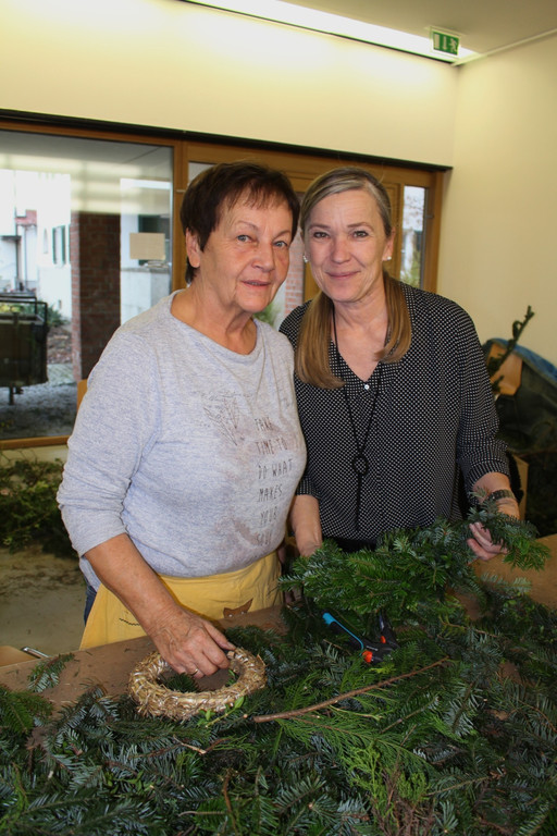 Adventkranzwoche Missionskreis B Arbeit 26-11-2019 _8_.JPG