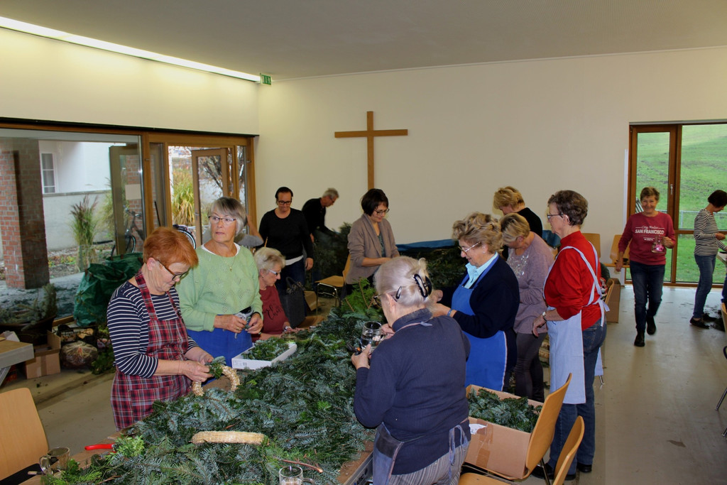 Adventkranzwoche Missionskreis B Arbeit 26-11-2019 _12_.JPG