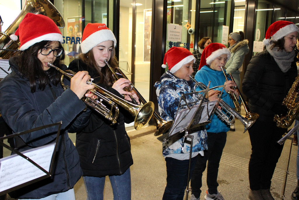 Weihnachtsmarkt B Musikverein _16_.JPG
