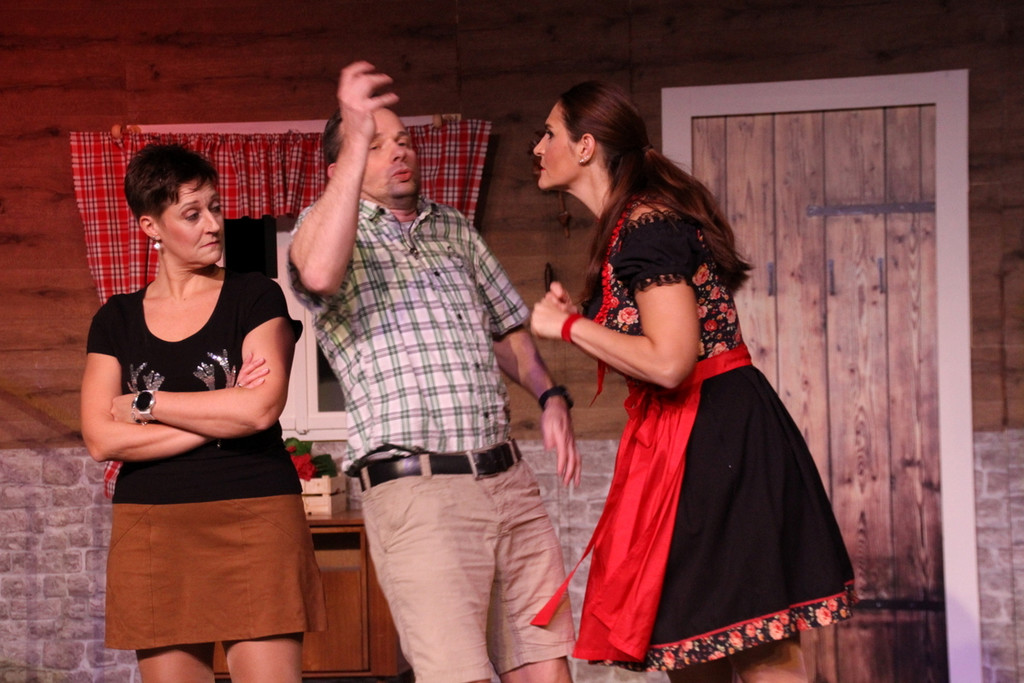 Theater _96_.JPG