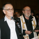 Kurt Hofer und Pfarrer Josef Drexel.JPG