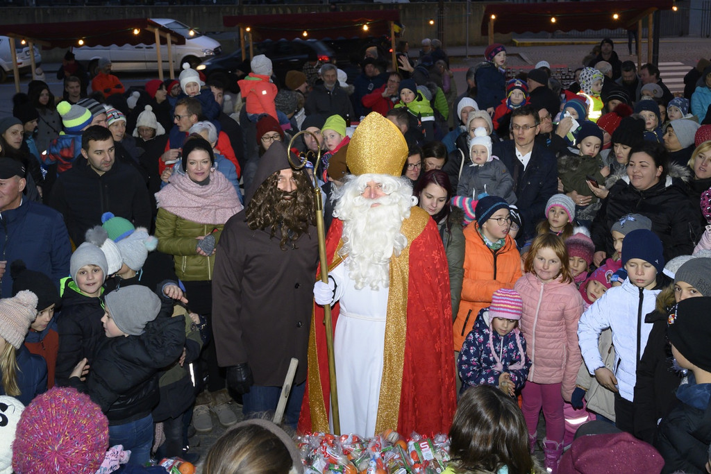 Weihnachtsmarkt Schwarzach 14.jpg