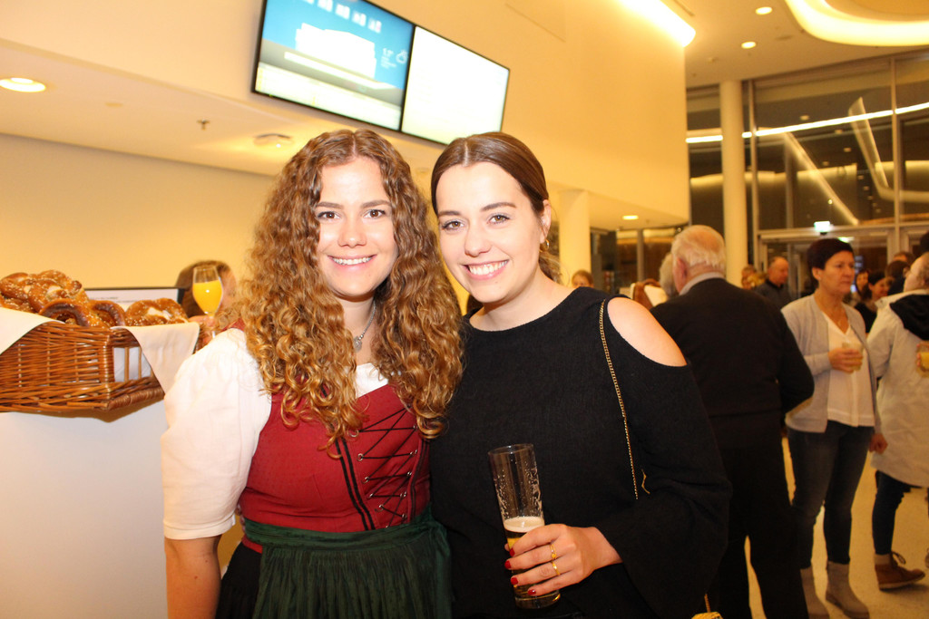 IMG_6026 Claudia und Johanna.JPG