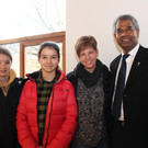 IMG_6203 Sarah Anna-Lena Anita und Pfarrer Georg.JPG