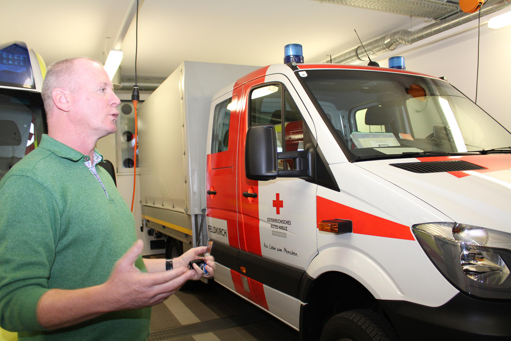 IMG_6016 Gerhard Kr__utler f__hrte auch Rettungsfahrzeuge vor.JPG