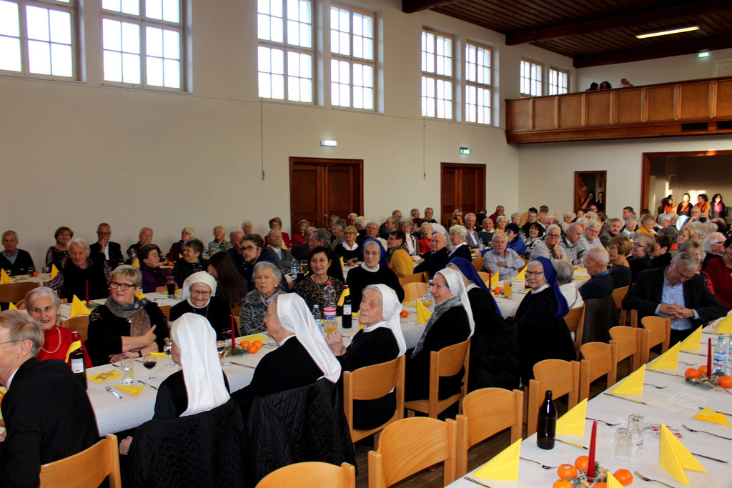 Senioren ADVENTFEIER B CHOR VOICES 14-12-2019 _10_.JPG