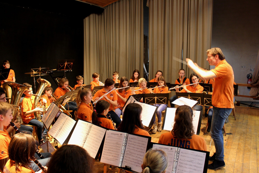 Senioren ADVENTFEIER C JUNGMUSIK 14-12-2019 _2_.JPG
