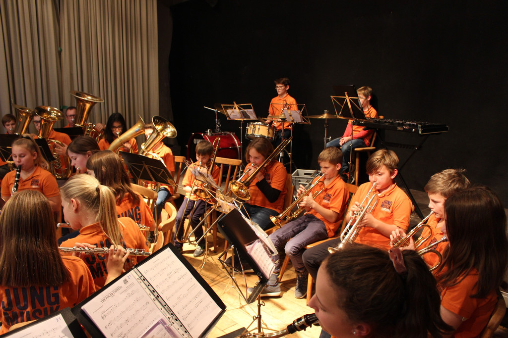 Senioren ADVENTFEIER C JUNGMUSIK 14-12-2019 _11_.JPG
