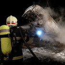 Auto brannte nach Unfall auf A2 aus