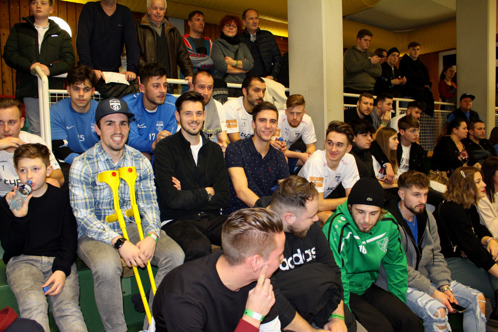 Fu__ball SVL MASTERS D Zuschauer Vorrunde 29-12-2019 _5_.JPG