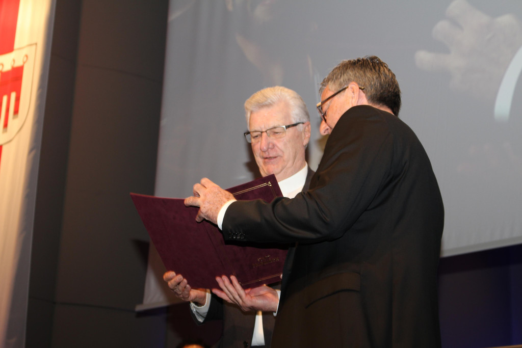 IMG_6858 Verleihung Ehrenring an Rudolf Bischof.JPG