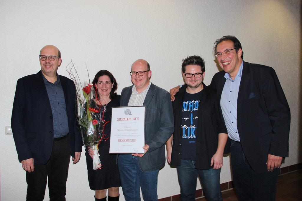 Werner Hinteregger - neues Ehrenmitglied mit Gattin Carina_ Obmann Lothar Hinteregger_ Mathias Schmidt und Ricardo D__ringer.JPG