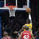 Lakers_76ers_Basketball_52072.jpg