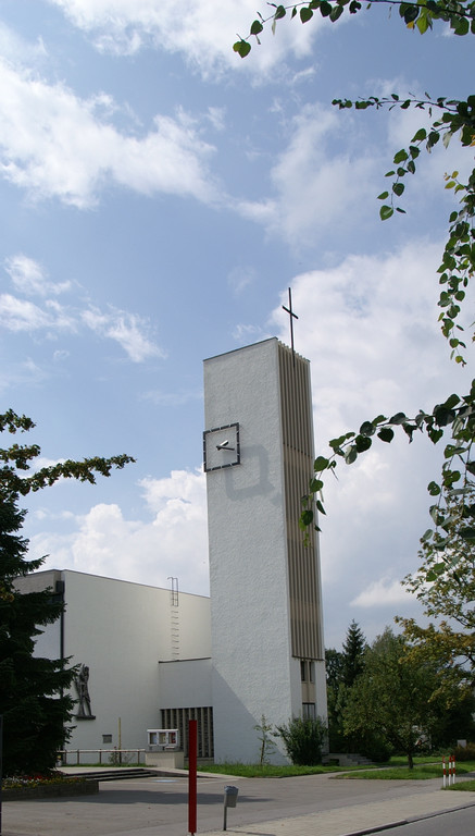 ST CHRISTOPH Dornbirn-Rohrbach aussen.JPG