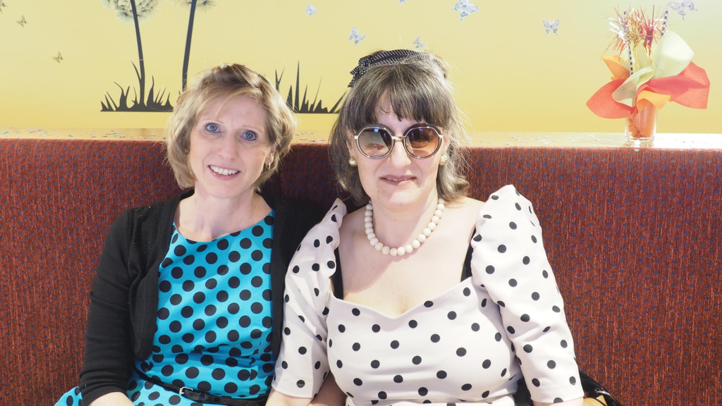 P2070345 Maria und Marisa.JPG