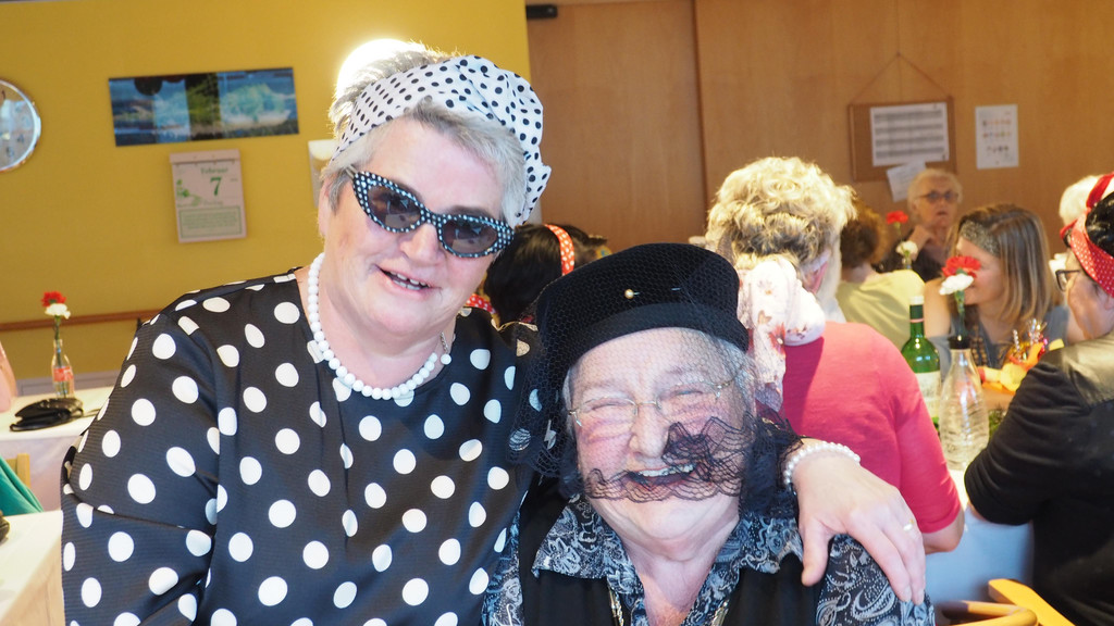 P2070387 Waltraud Gabriel und Renate Burtscher.JPG