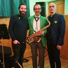 v_l_n_r_ Gr__nen-Mitglied Sasa Maretic_ sein Schwiegervater Christoph Hinteregger _sax2go_ und B__rgermeisterkandidat Paul S.jpg