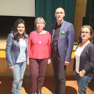 Landtagsvizepr__sidentin und Vizeb__rgermeisterin Sandra Schoch gratuliert der Gr__nen Gruppe in Wolfurt.jpg