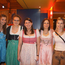 2020-02-08 Winterwiesn Maedels.JPG