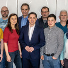 Gruppenfoto innen verkleinert zugeschnitten.jpg