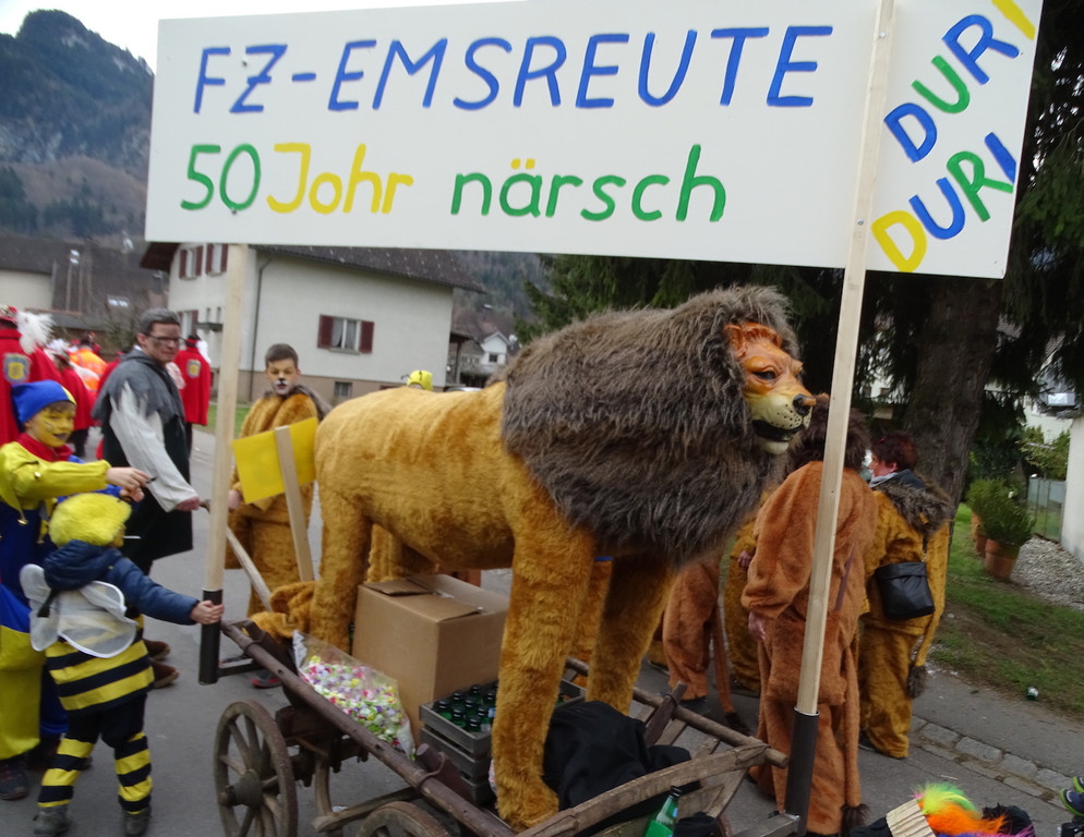 Umzug11 Lo__we Emsreute.jpg