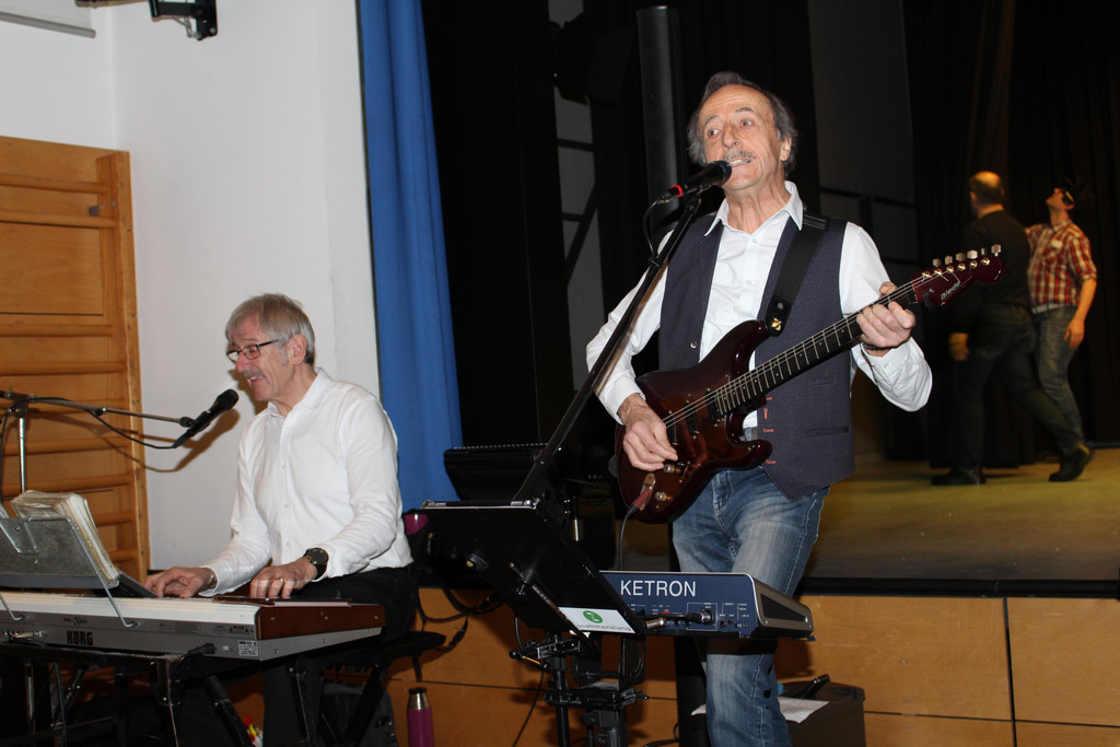 IMG_8383 Entertainment-Duo Montes.JPG