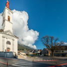 Dorfplatz Kirche.jpg