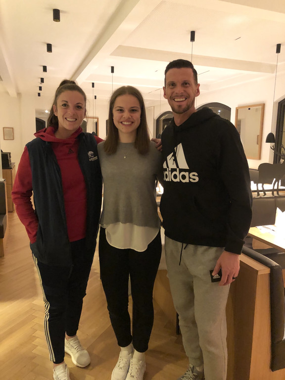 Co-Trainerin Samantha Thomsit und Head Coach Richard Moodie.JPG