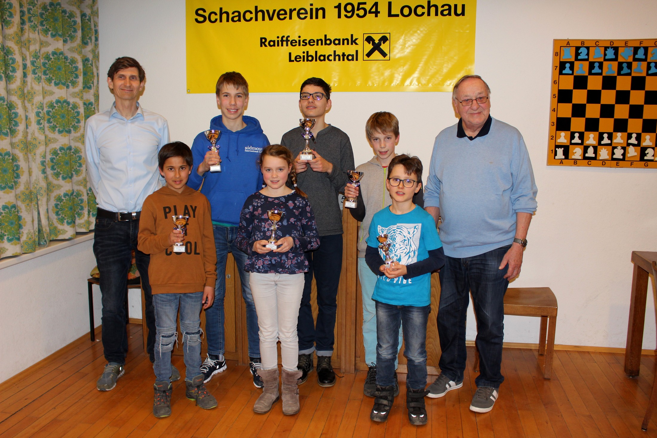 Schach NACHWUCHS TURNIER A Siegerfoto 05-03-2020 _2_.JPG