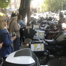 IMG_7175-Motoparade vor dem Rathaus - und immer viel Publikum und Presse vor Ort_ Foto Privat.jpeg