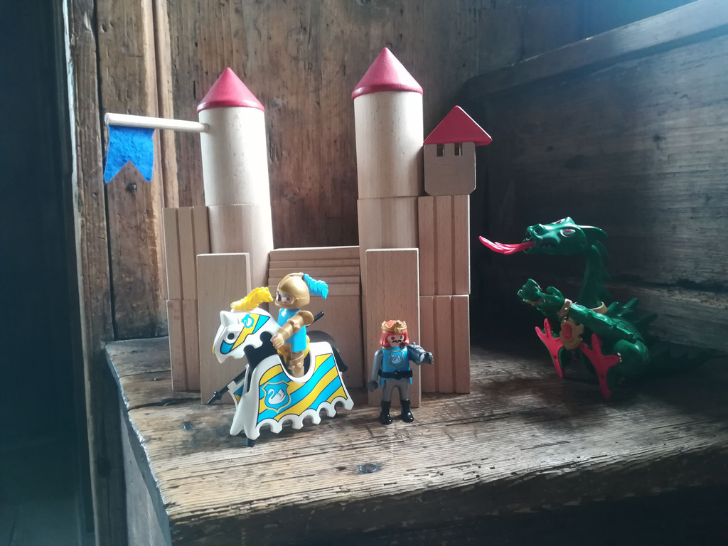 Burg_Baukl__tze_Playmobil_2.jpg