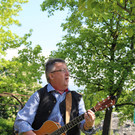 "blieb-a-biz" im Garten des Sozialzentrums