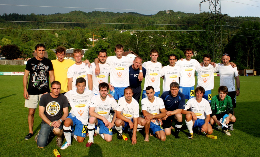2011 Fu__ball SVL Kampfmannschaft.jpg