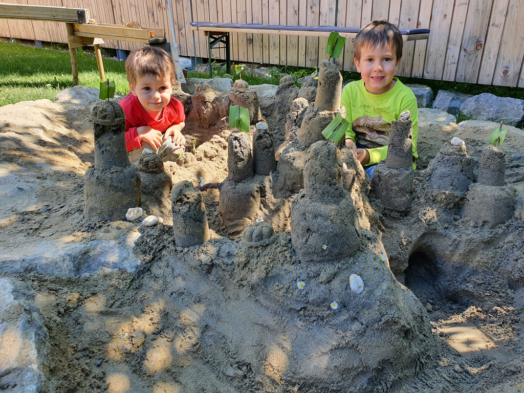 Burg_Emil_7 Jahre_und Elliott_3 Jahre_2.jpg