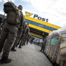 Soldaten im Postzentrum Wien-Inzersdorf