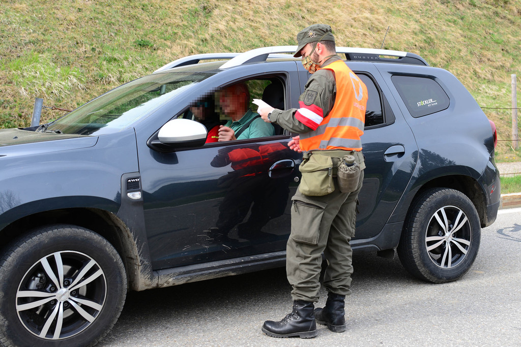 Rekr JOVANOVIC an der Grenze Hittisau 2.jpg