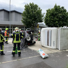 Unfall in Götzis: Jeep kracht in Autotransporter