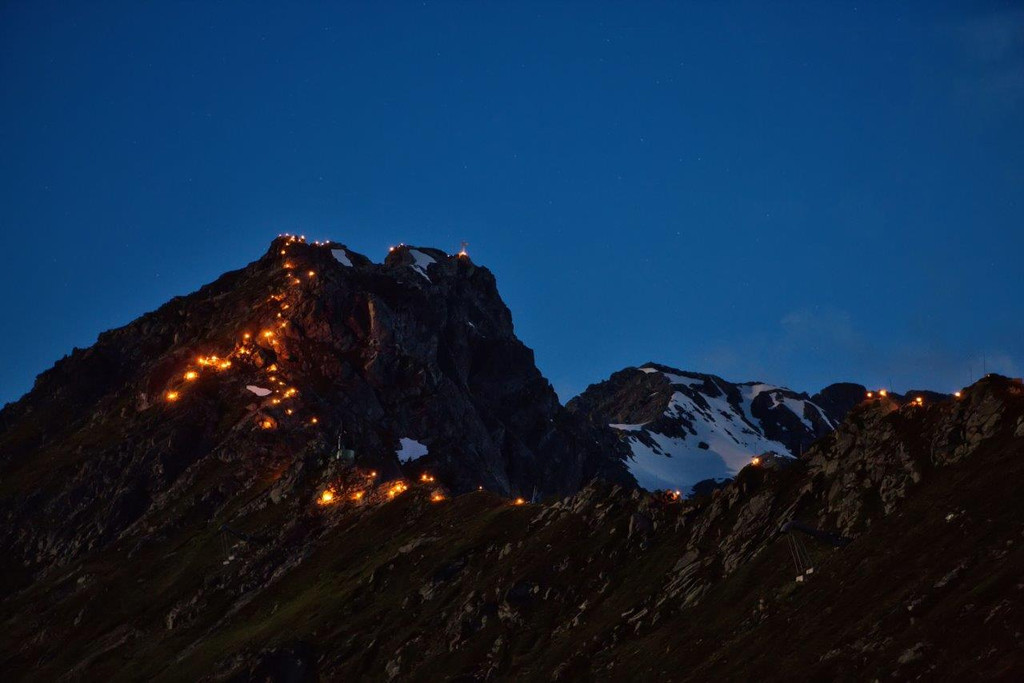 Sonnwendfeuer in Gargellen _c_ Norbert Span - Montafon Tourismus GmbH.jpg