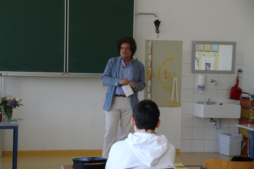 IMG_9902 Hanno Loewy Direktor des J__dischen Museums Hohenems  erz__hlte __ber Isolation und Verfolgung im 3 Reich.JPG