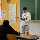 IMG_9914 Lukus Khan trug eine Anleitung zur Kommunikation in der Corona Krisenzeit vor.JPG