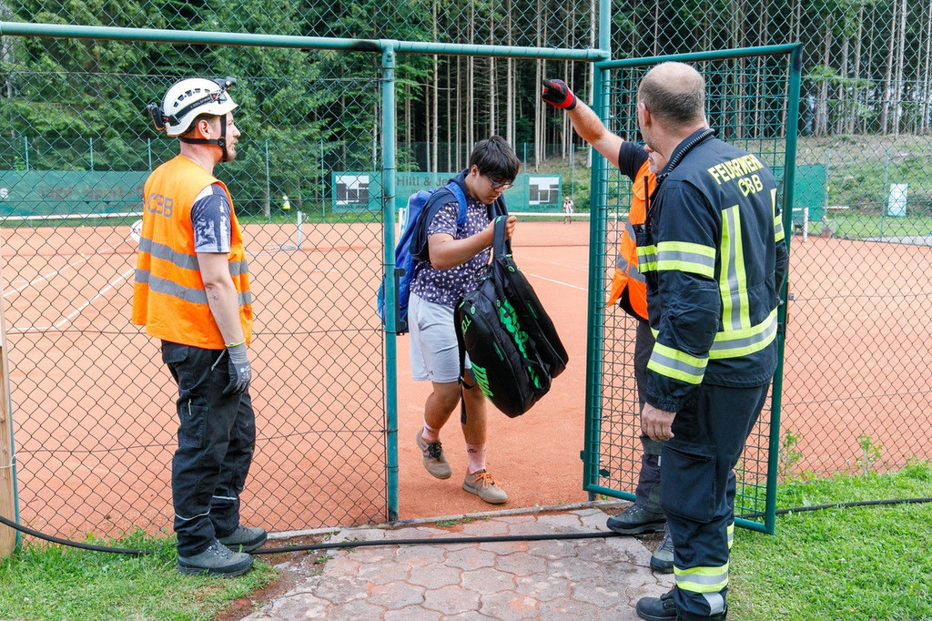 G__fis - Tennisplatz 6 - Bernd Hofmeister - VOL_AT.jpg