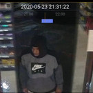 Trio nach Tankstellenraub in Ottakring gesucht: Bilder der drei tatverdächtigen Männer