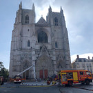 France_Cathedral_Fire_86872.jpg