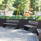 Lesen im Park  - Karlsson auf dem Dach