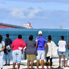 Umweltkatastrophe: Frachter vor Mauritius verliert Öl