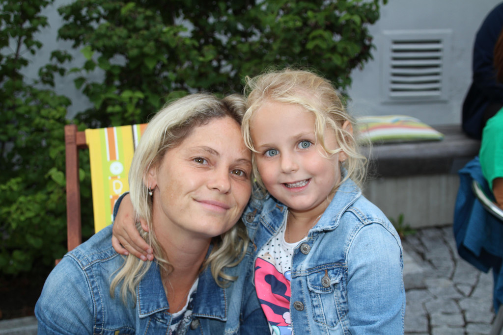 IMG_0570 Andrea und Adriana.JPG
