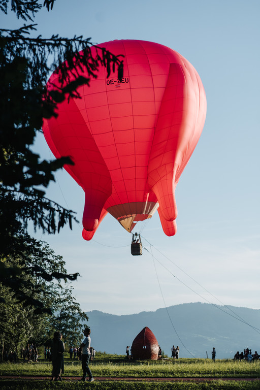 FMH_Geburtskultur_Euterballon Barbara Husar___ Frauenmuseum Hittisau _ Angela Lamprecht_4.jpg