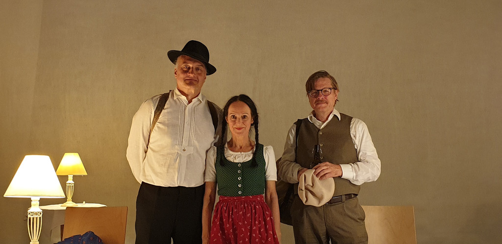 Theater1.jpg